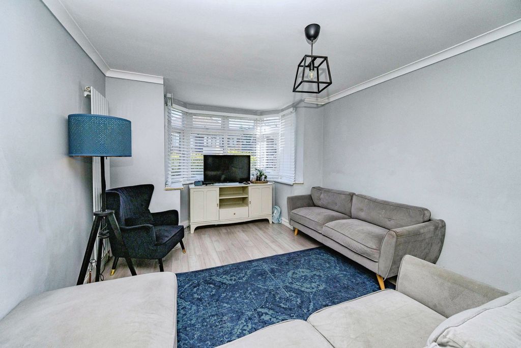 Property photo 3 of 17 Pbox-Img.Jpg