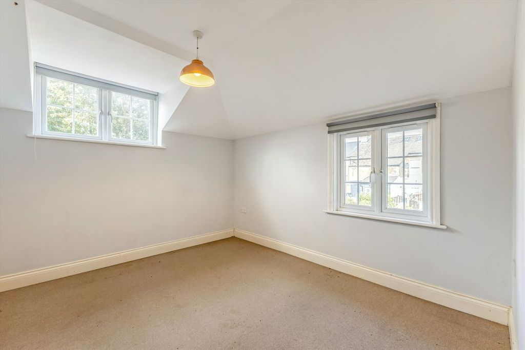 Property photo 3 of 4