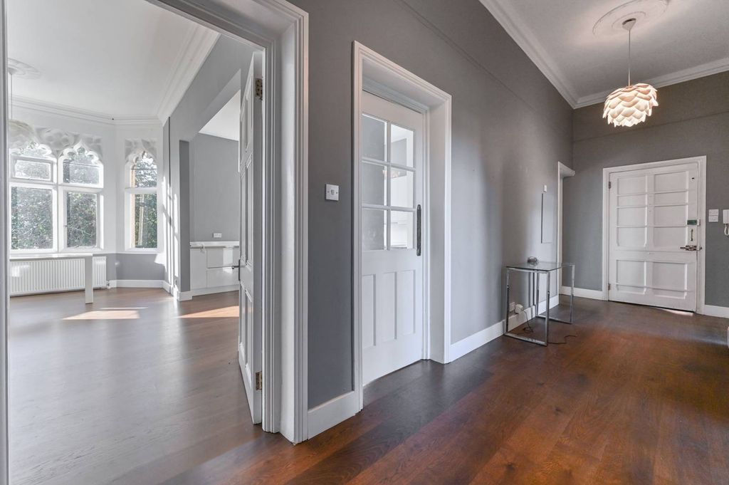 Property photo 3 of 26