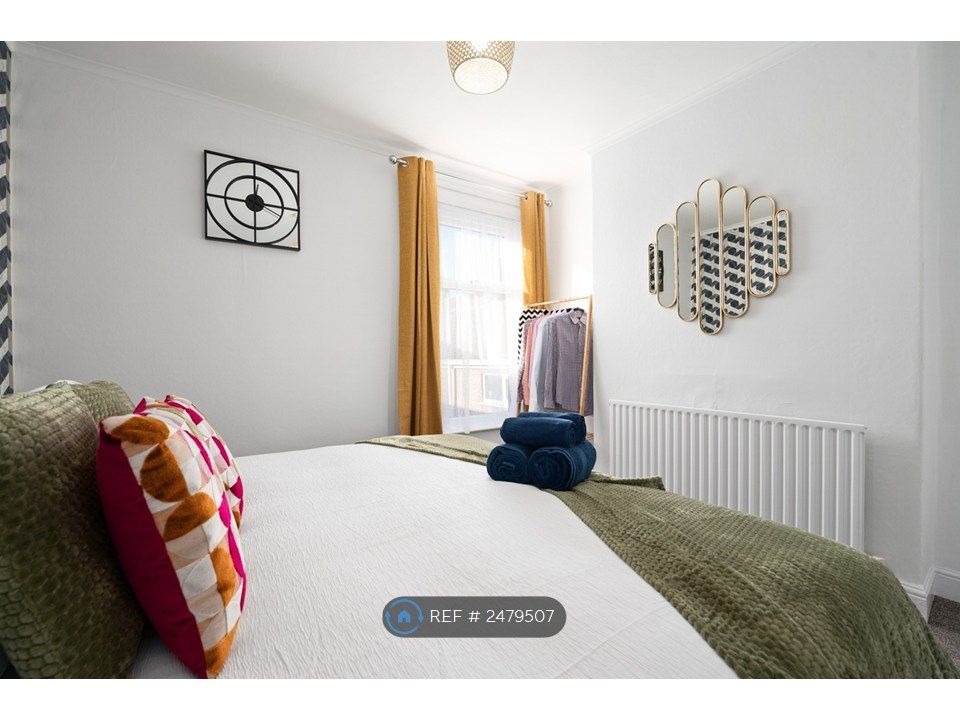 Property photo 2 of 31