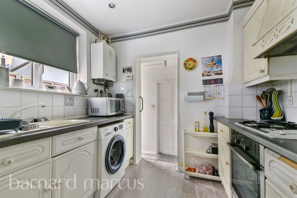 Property photo 3 of 12