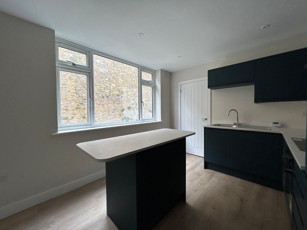 Property photo 2 of 19 Picture 2