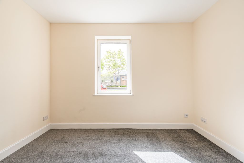 Additional image 13 of 2 bed flat for sale36/2 Parkhead Drive, Edinburgh EH11