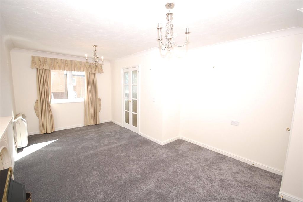 Property photo 3 of 7 Sitting Room (Dining