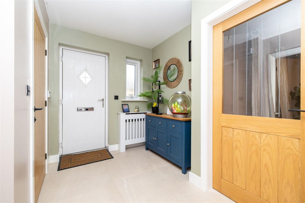 Property photo 2 of 33 Entrance Hallway