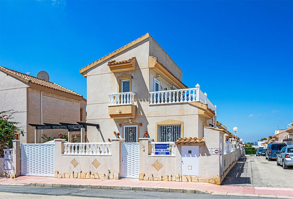 Property photo 1 of 31