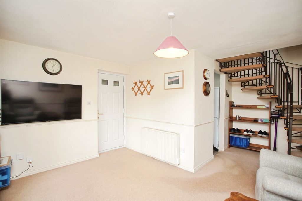 Property photo 3 of 9