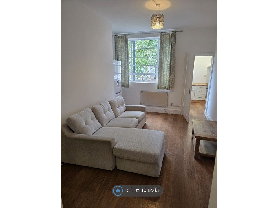Property photo 3 of 9 Sitting Room