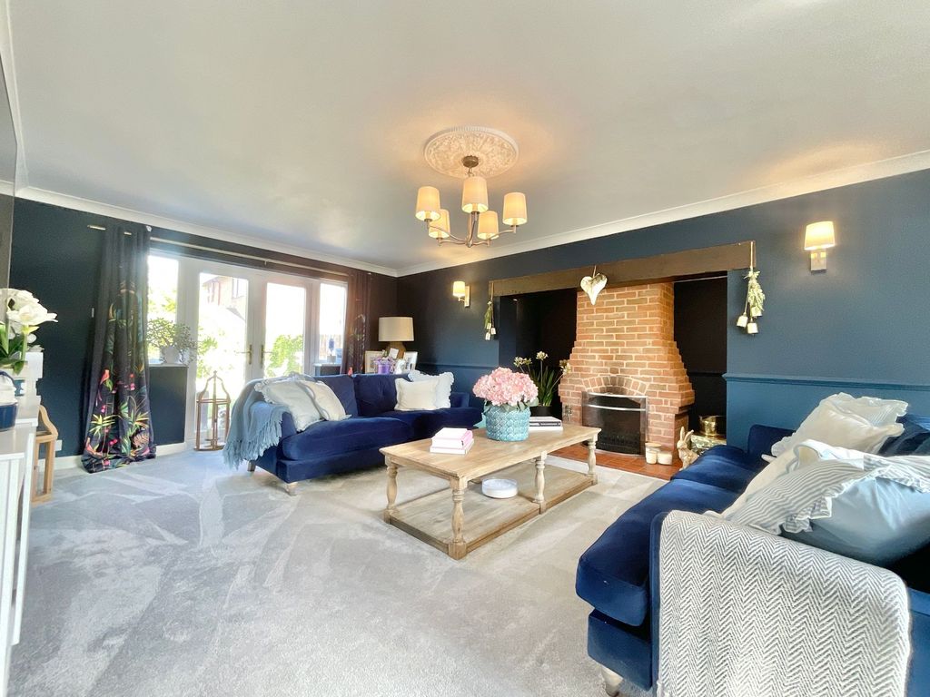 Property photo 3 of 33