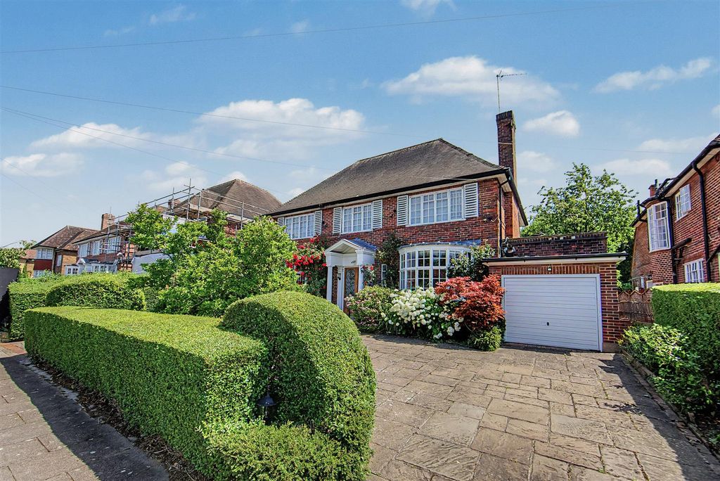 Property photo 1 of 13 21 Norrice Lea N2 0rd-12.Jpg