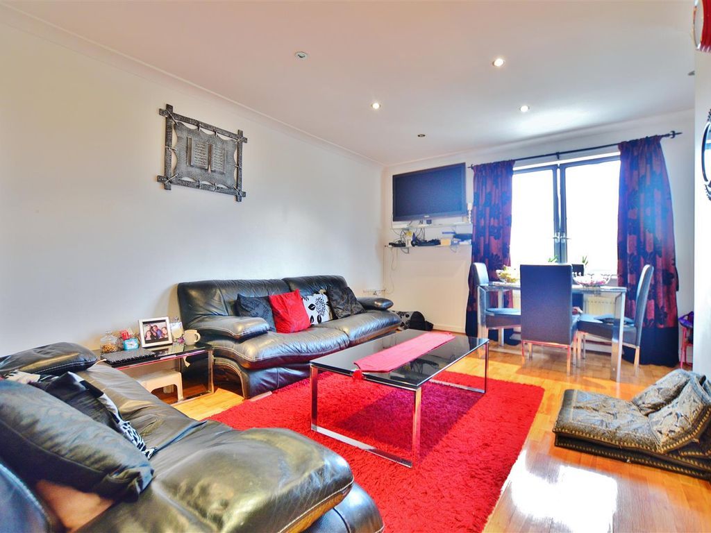 Property photo 2 of 7 Gallery
