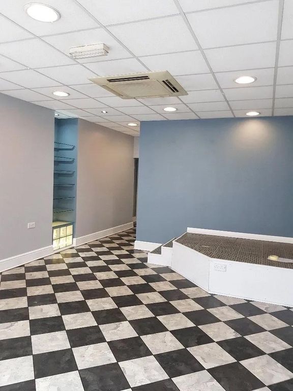 Property photo 2 of 13 Retail Space