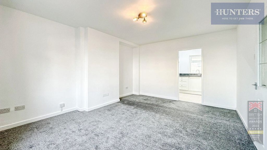 Property photo 3 of 13 Pbox-Img.Jpg