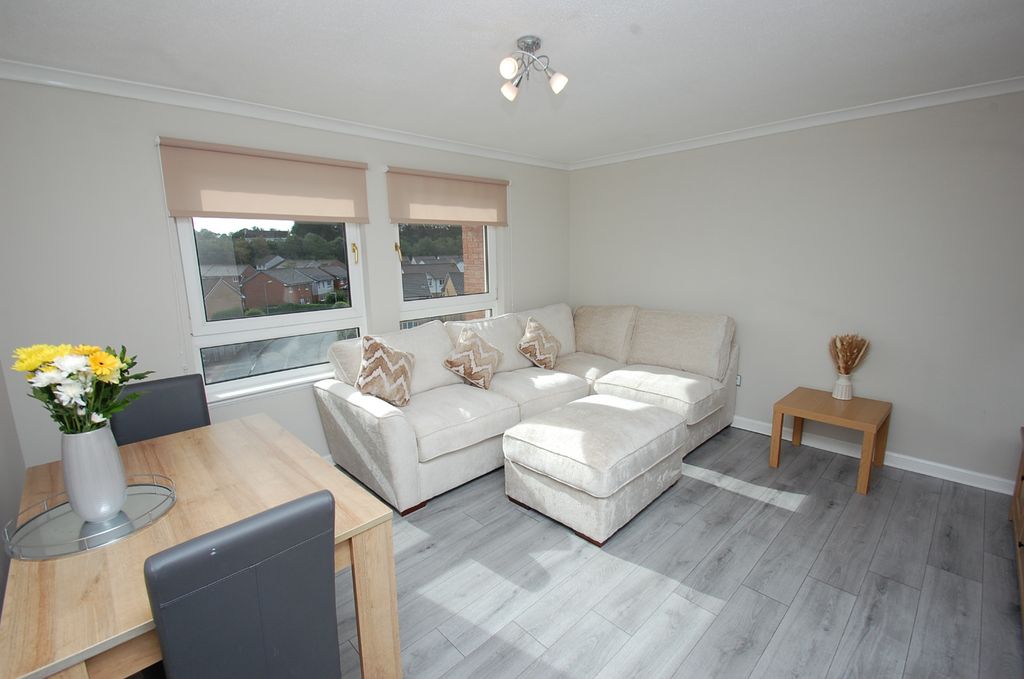 Property photo 2 of 19 4514521