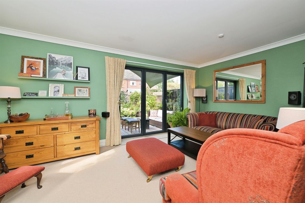 Property photo 2 of 18