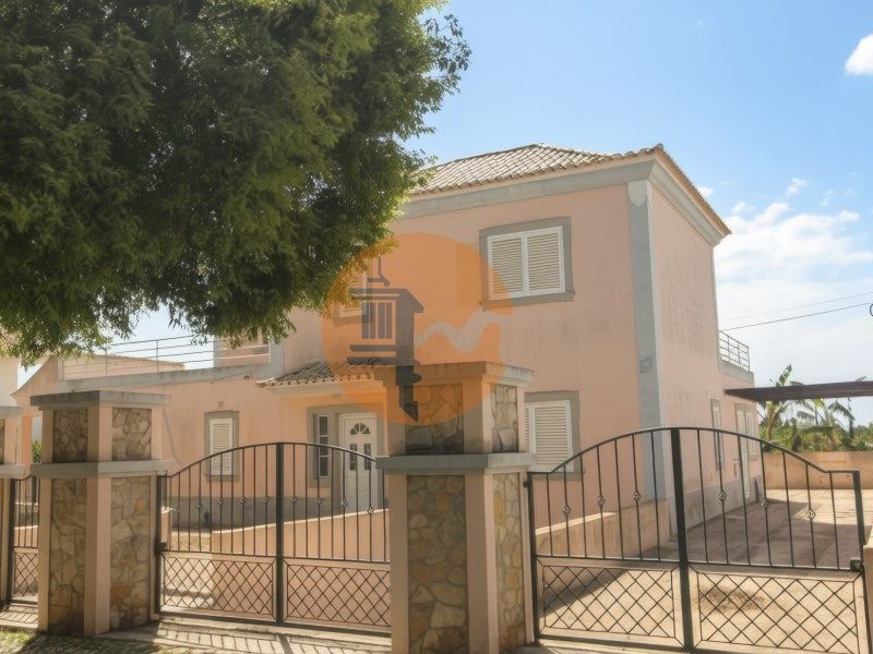 Property photo 1 of 32