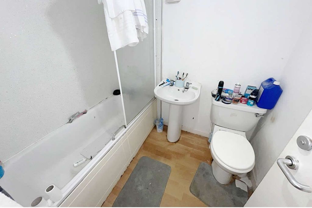 Property photo 3 of 6