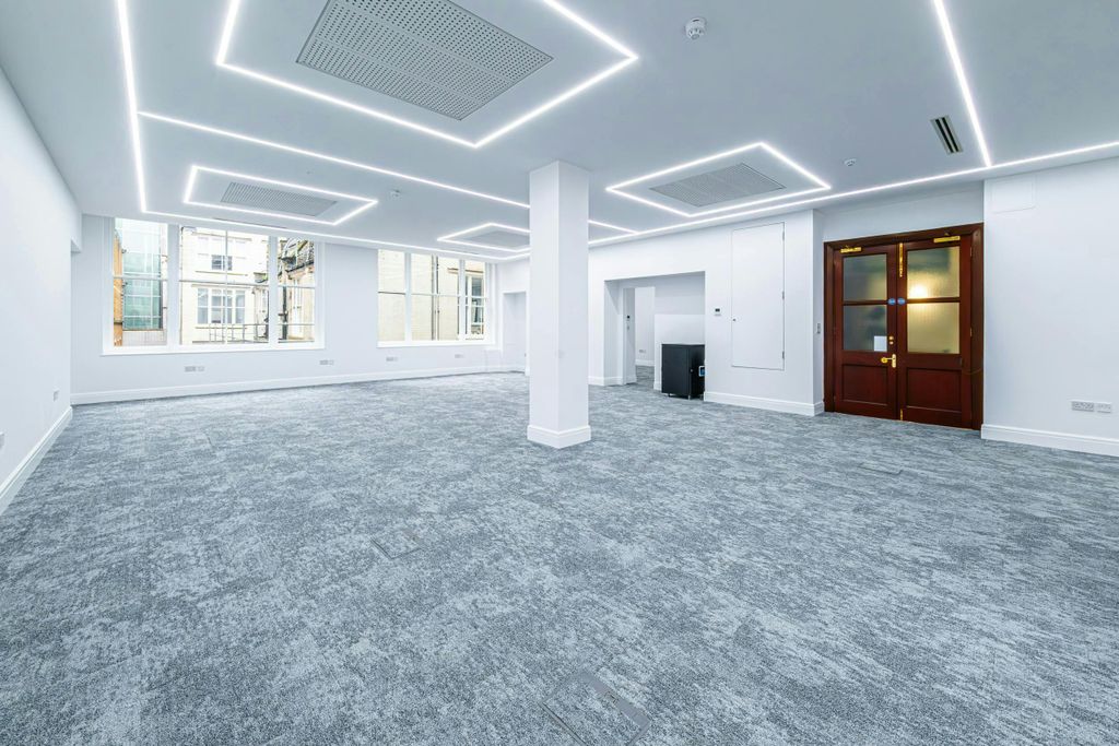 Property photo 2 of 6 65 London Wall  Open Plan 1.Jpg