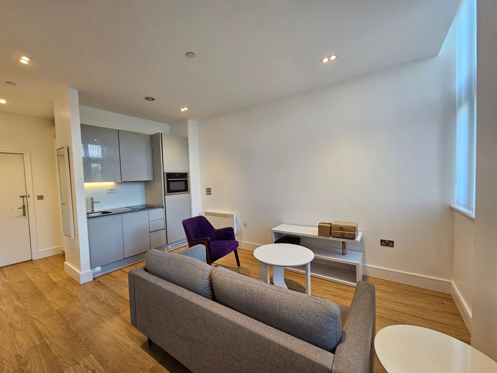 Property photo 1 of 6 Living Room