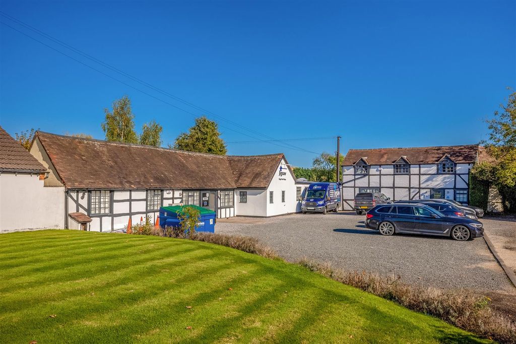 Property photo 3 of 20 Moat House Barns-2.Jpg