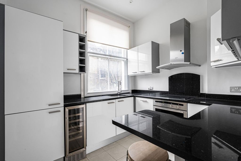 Property photo 3 of 15 Photo 2