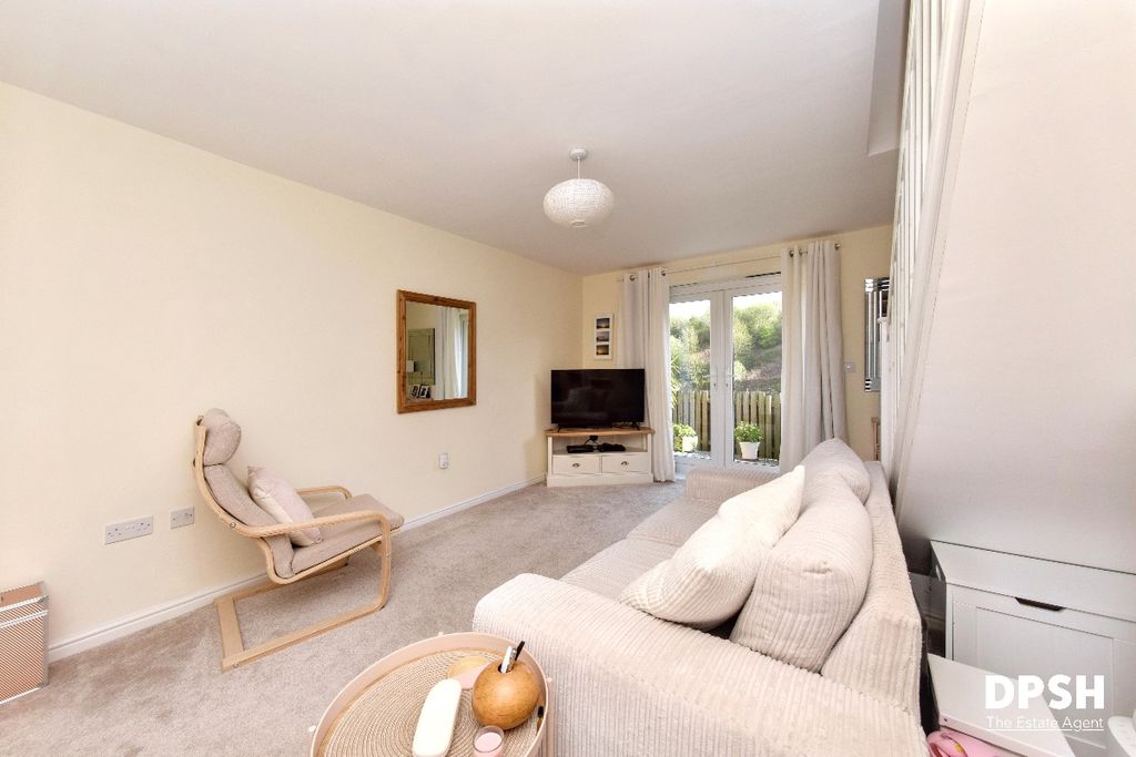 Property photo 3 of 24