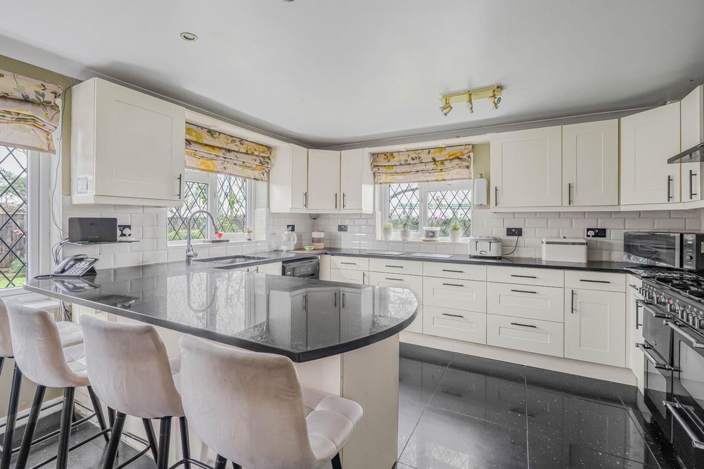 Property photo 2 of 27 17_71461-1.Jpg