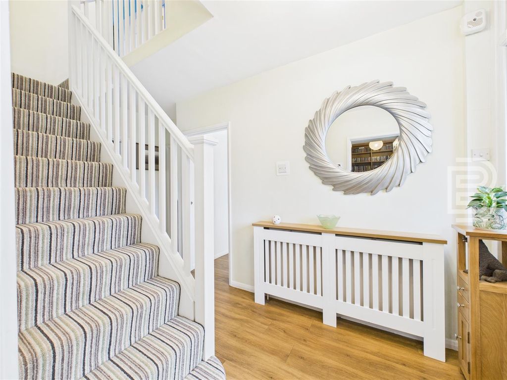 Property photo 2 of 28 Cam05587G0-Pr0094-Still009.Jpg