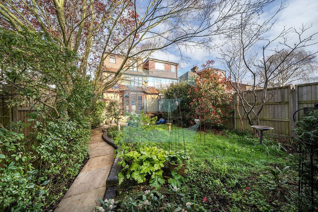 Property photo 3 of 20 Picture No. 21