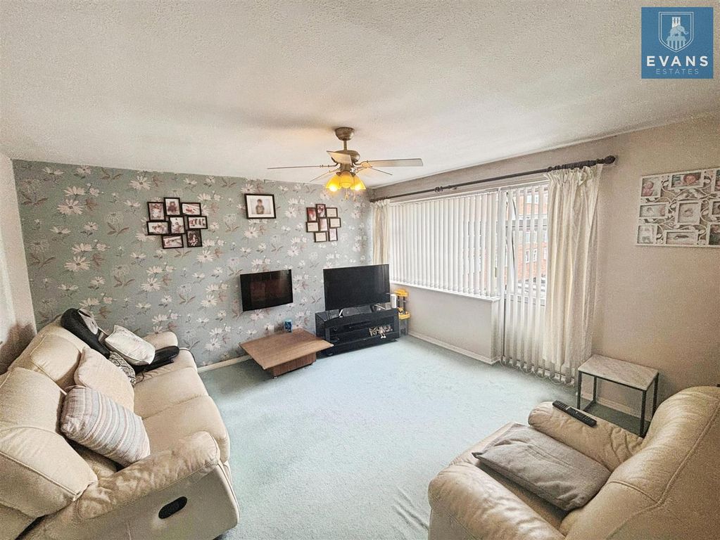 Property photo 3 of 12 Living Room
