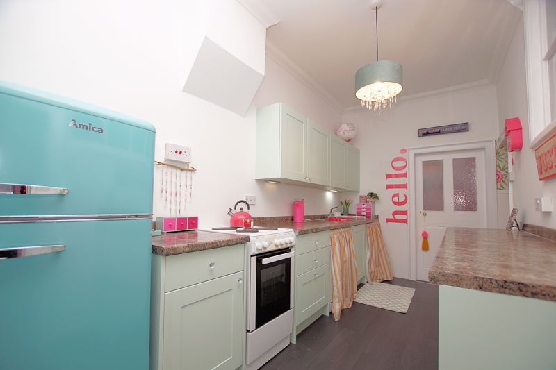 Property photo 3 of 17 Kitchen