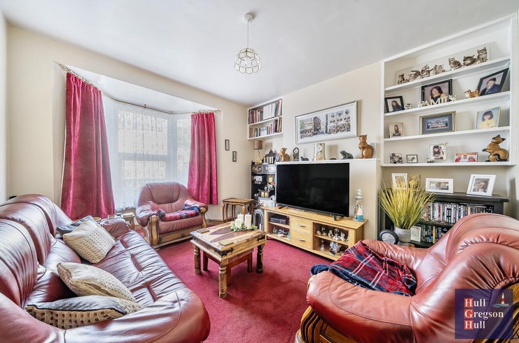 Property photo 3 of 21 00401056-0846-4399-Be42-c76Ea9065Fee.Jpg