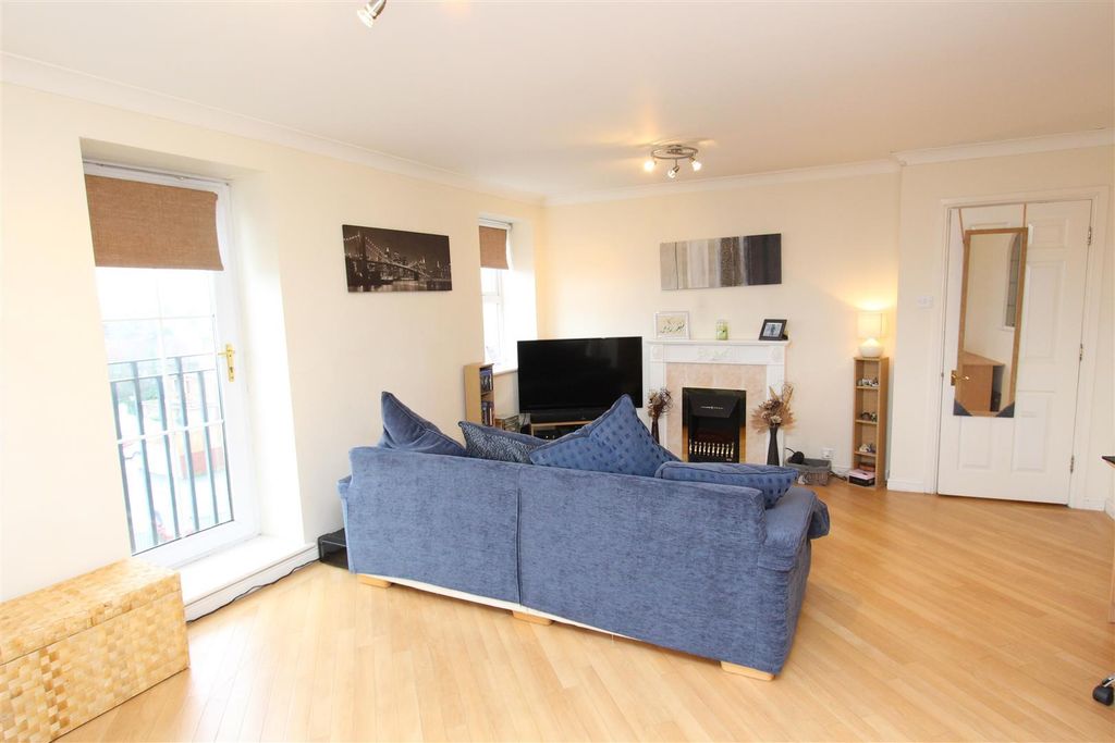 Property photo 3 of 9