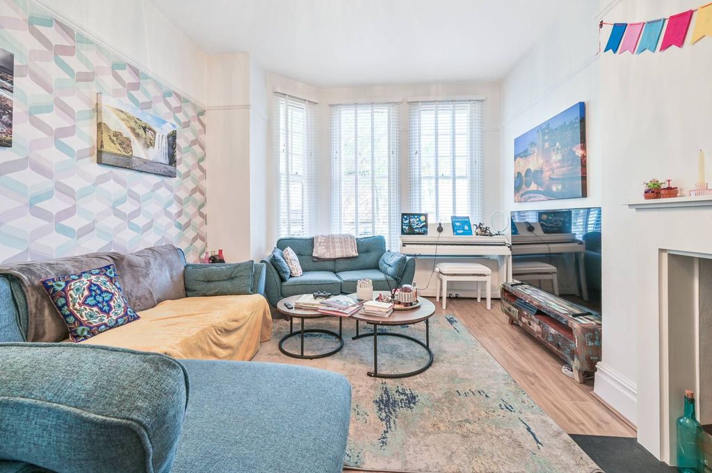 Property photo 1 of 8
