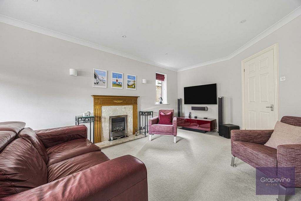 Property photo 2 of 30