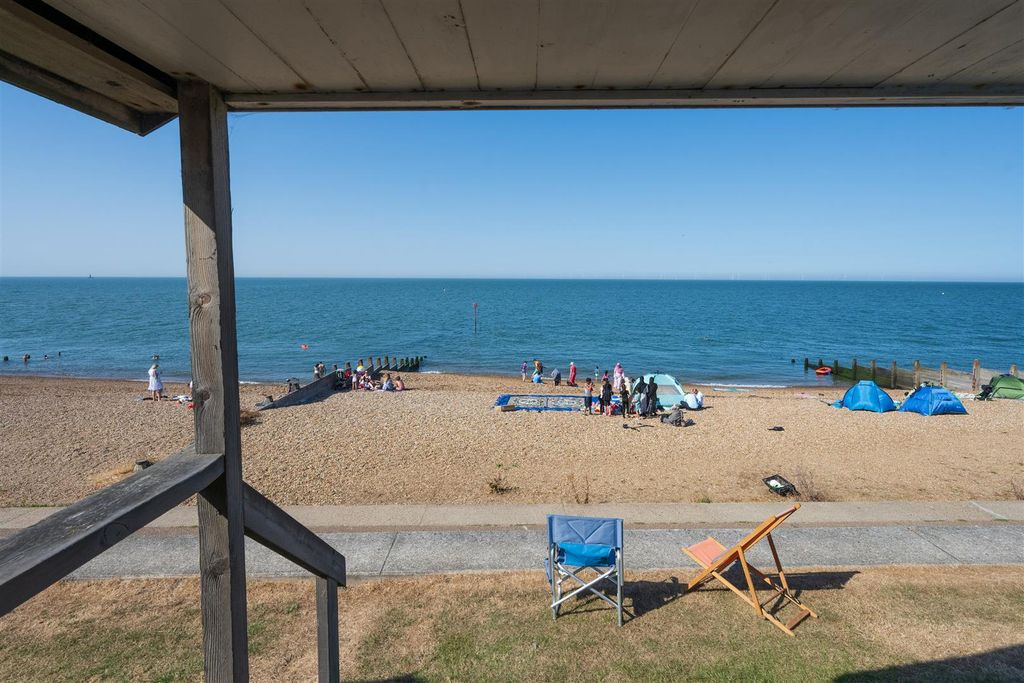 Property photo 2 of 12 Tankerton West, Tankerton, Whitstable