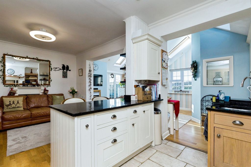 Property photo 2 of 19