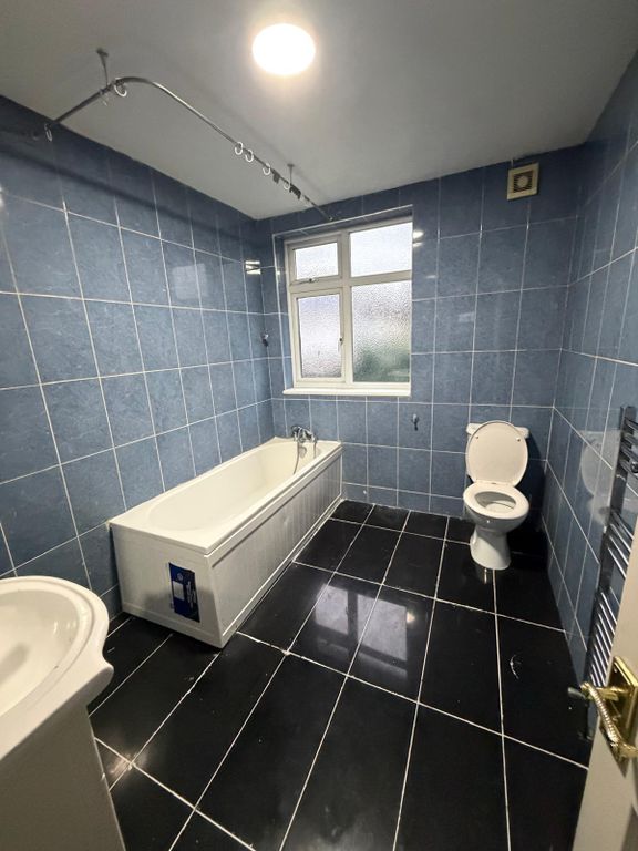 Property photo 3 of 7 Gallery