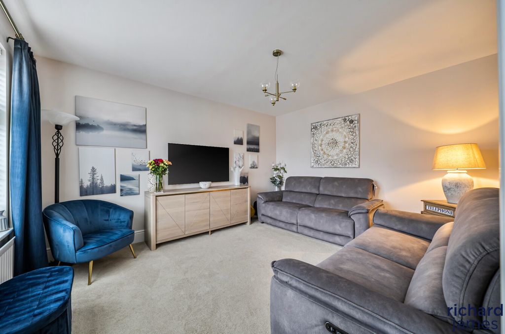 Property photo 3 of 18 2F77Cdbbd16E49d1Af118d577A6cd9Ad