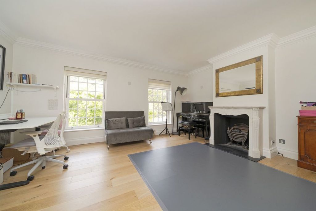 Property photo 3 of 8