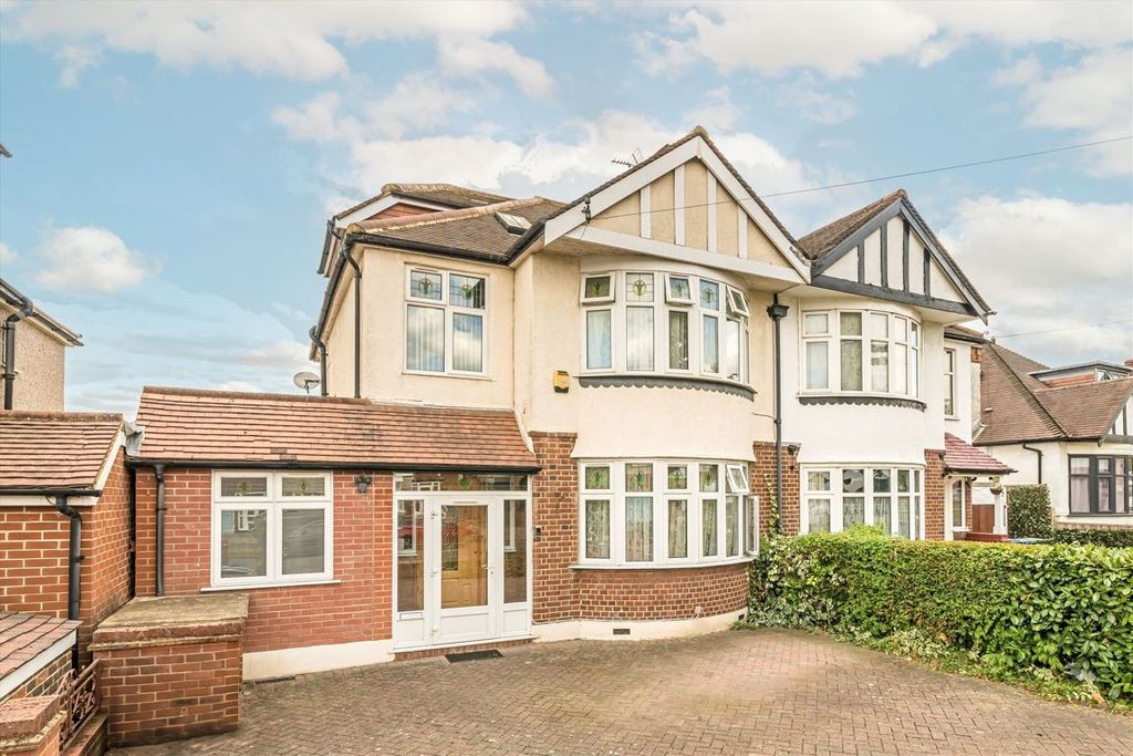 Property photo 1 of 11