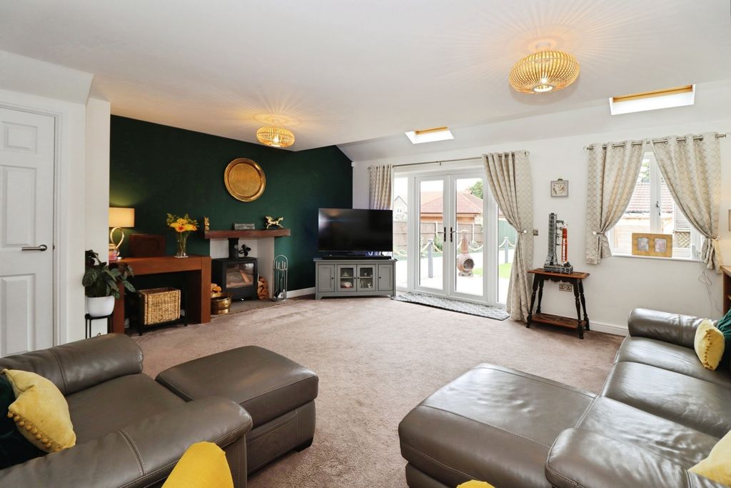 Property photo 3 of 15 Photo