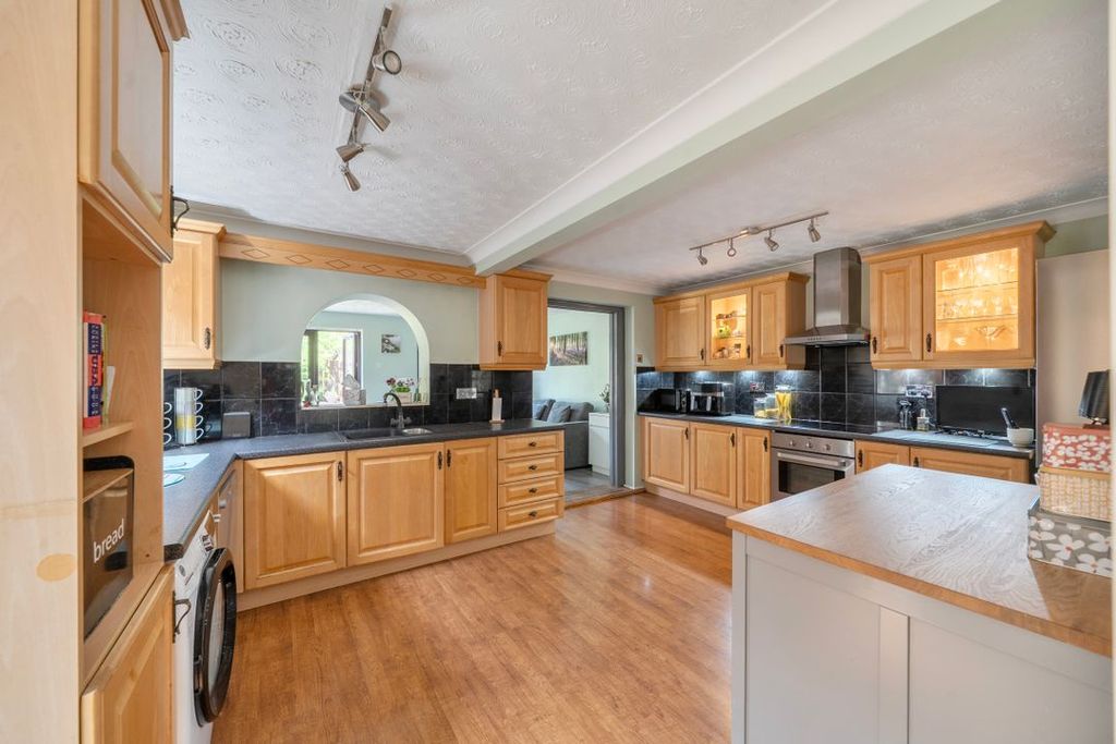 Property photo 2 of 22 146512996A108A62580F2