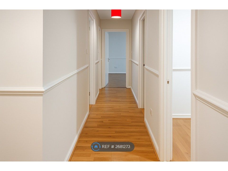 Property photo 2 of 14 Corridor