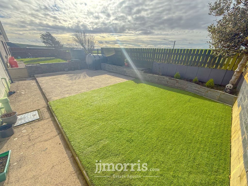 Property photo 3 of 37