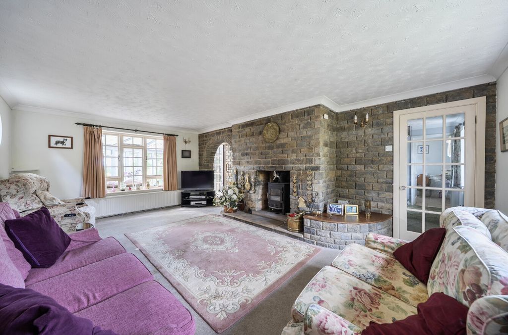 Property photo 3 of 24 1452504-3-69Fcba3...