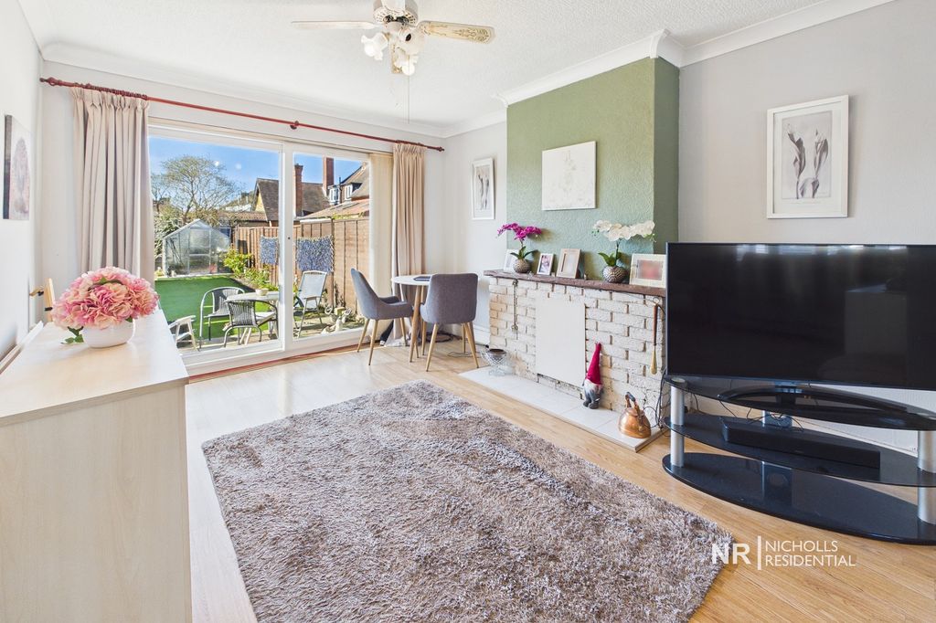 Property photo 3 of 16 Dining Area
