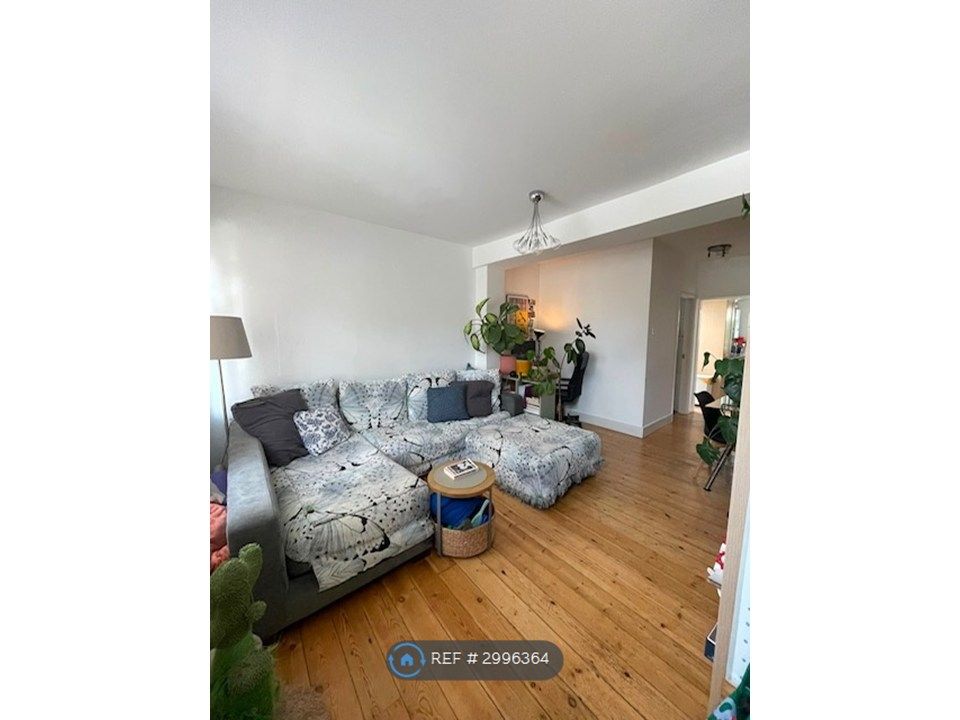 Property photo 2 of 14 Living Room