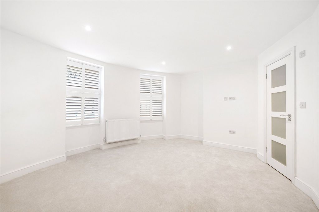 Property photo 2 of 16 Picture No. 01