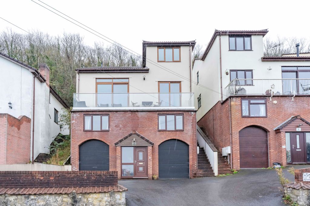 Property photo 1 of 26 Photo 1